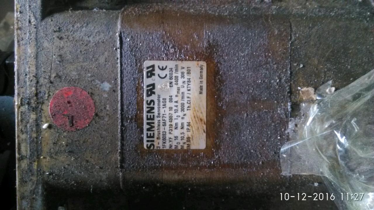 大家帮忙看下 西门子200PLC可以控制这电机吗？
