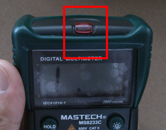 万用表上面有个灯，不知道有啥作用。注意，不是显示照明的那个。